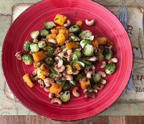 spruitjes met pompoen en cashewnoten